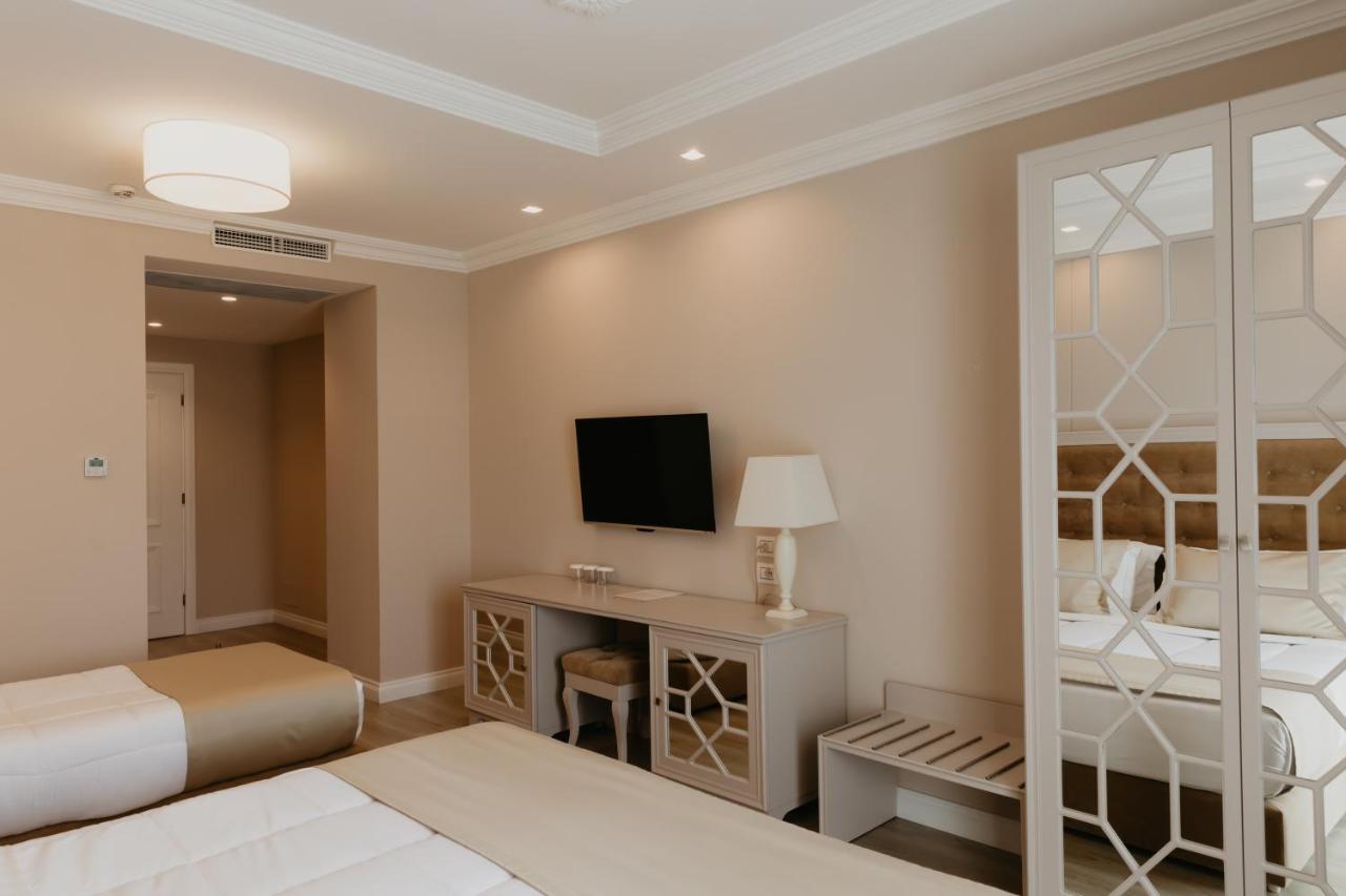 Flower Hotels&resorts Golem (Tirana)